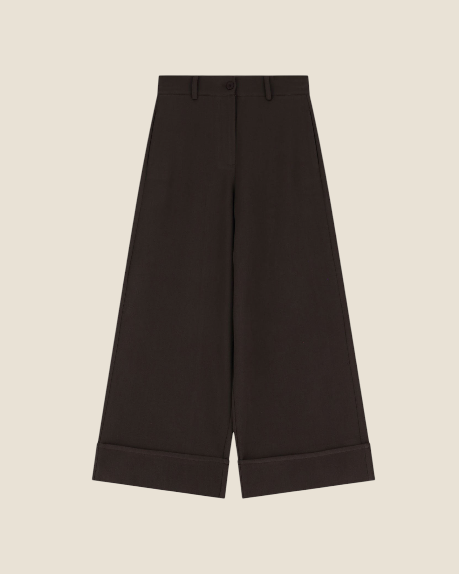 Pantalone palazzo Madison Shop color tabacco con risvolto ampio sul fondo, elegante e confortevole.