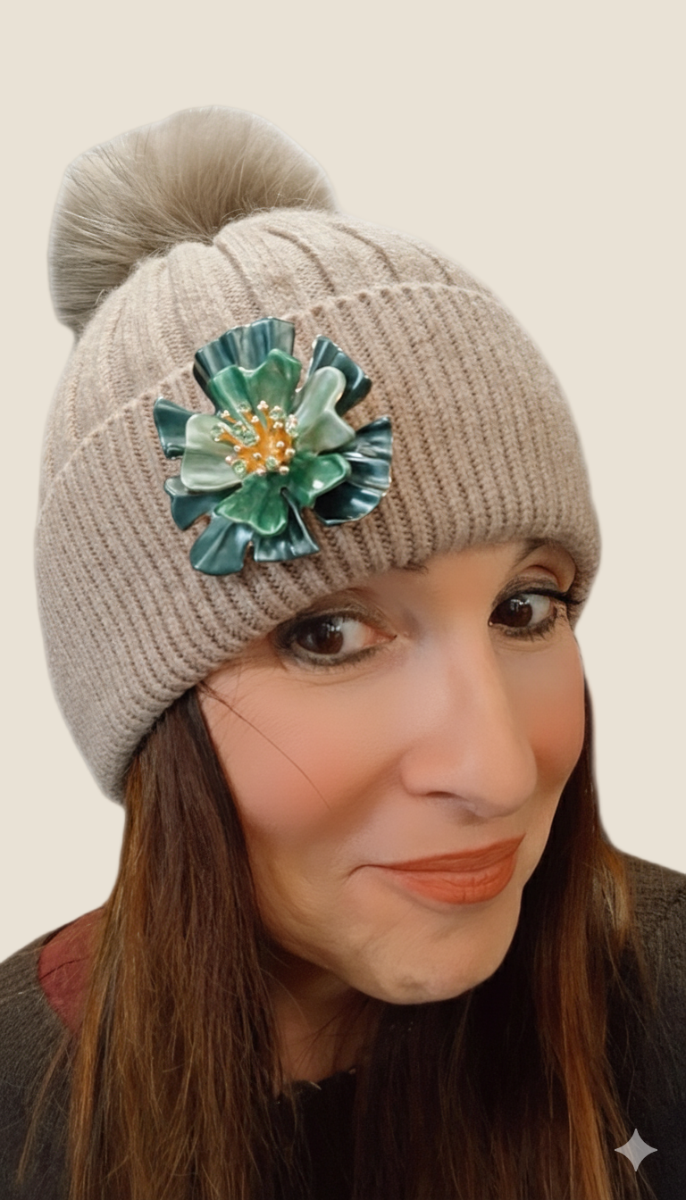 Madison cuffie morbide con spilla