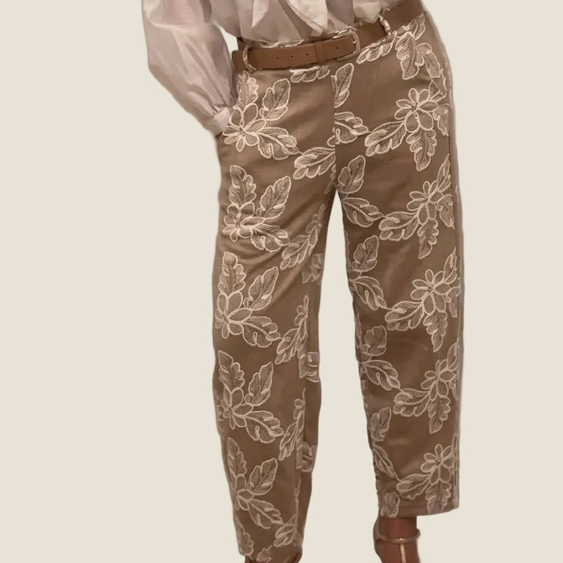 Dafne - Pantalone Sartoriale con Ricamo Floreale a Rilievo
