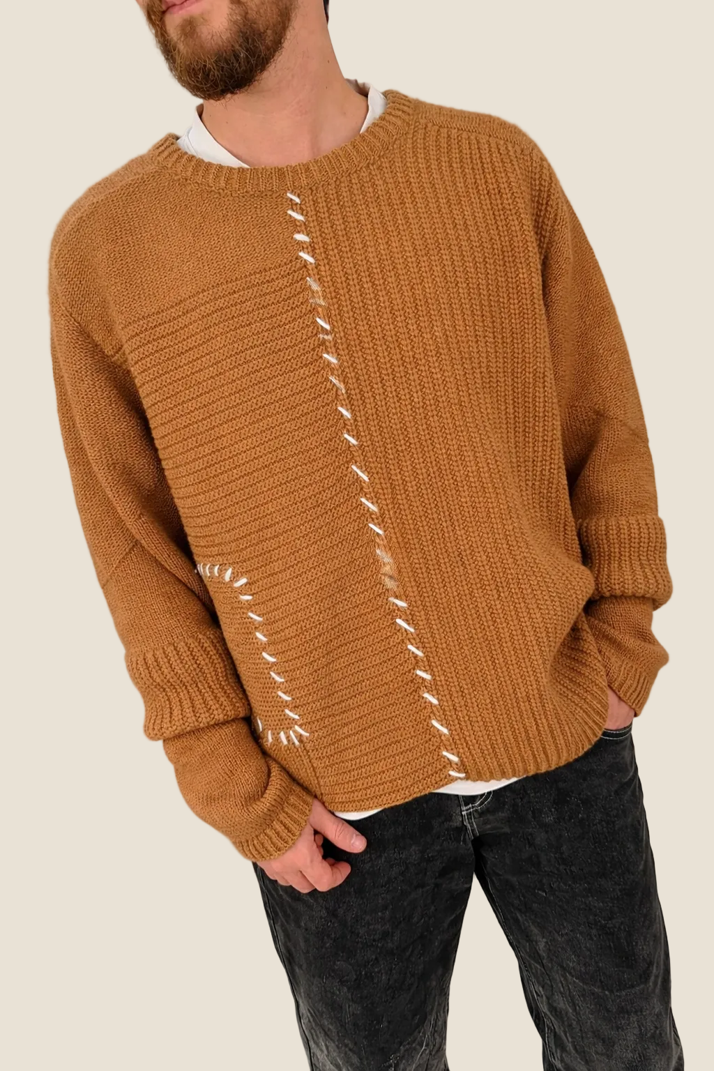 Gaelle Paris Maglione con mix di intrecci e filo bianco