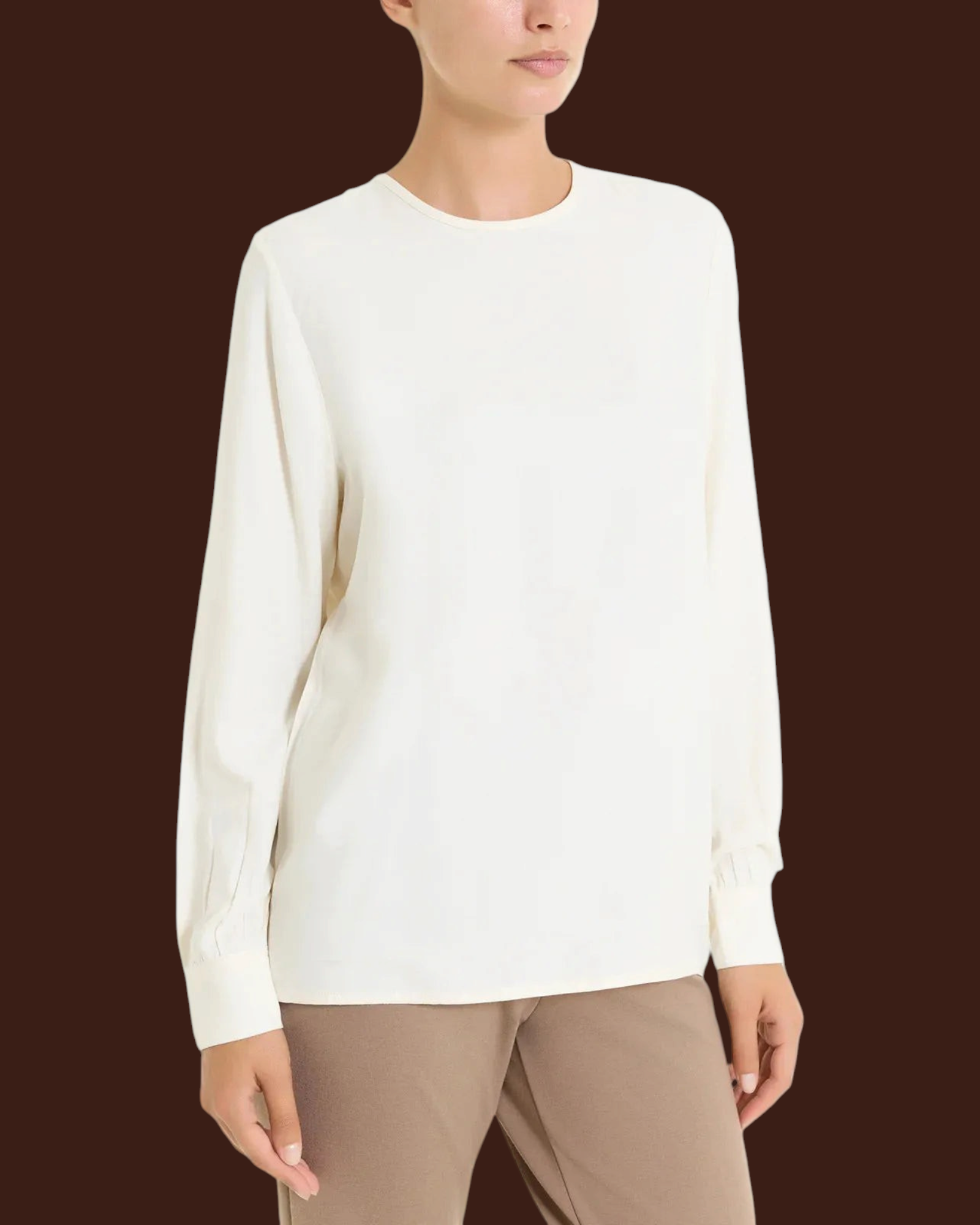 Blusa girocollo Madison Shop in viscosa color avorio con maniche lunghe e polsini abbottonati, vestibilità regular.