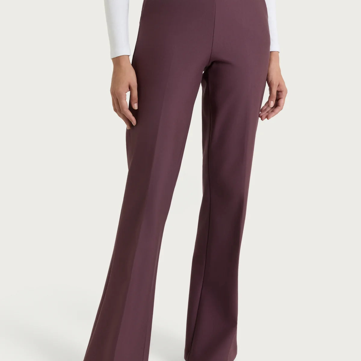 Pantalone flare con tasche in Compact