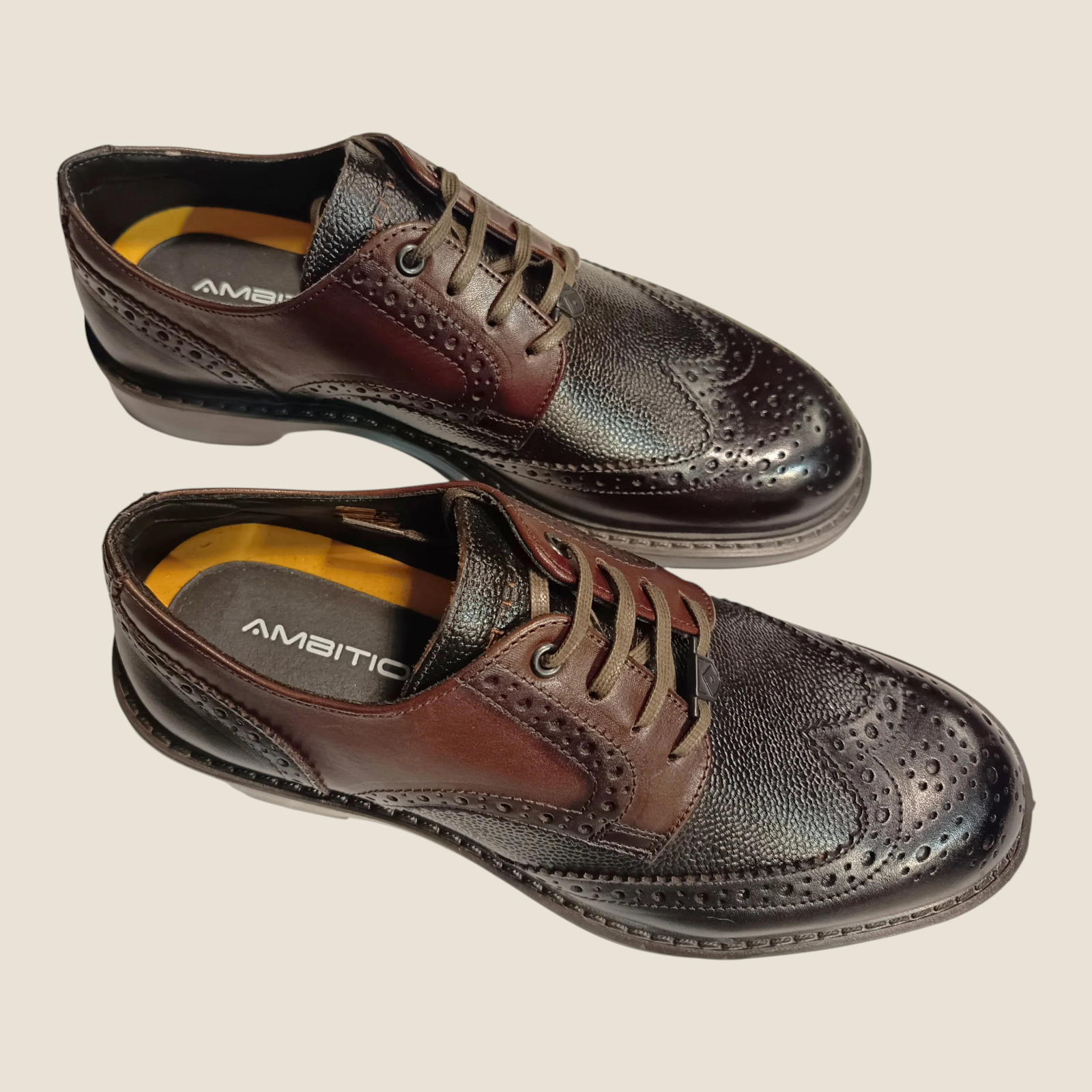 Scarpe brogue Madison Shop Ambitious BRT in pelle bicolore marrone e nera con dettagli traforati e suola leggera