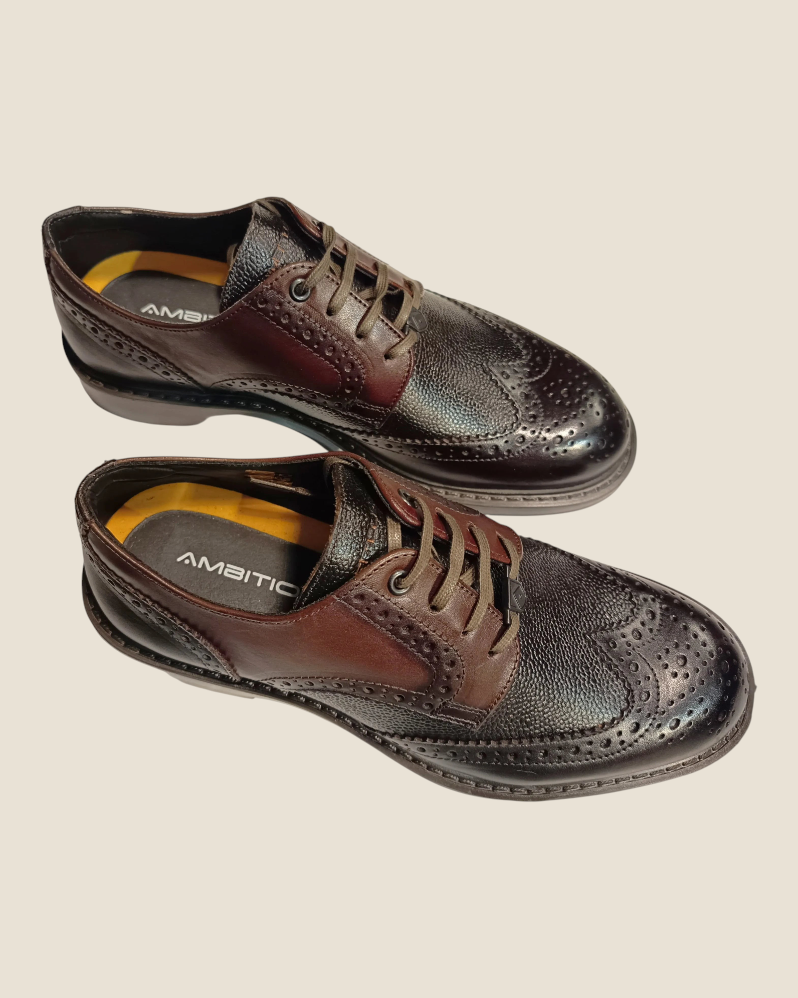 Scarpe brogue Madison Shop Ambitious BRT in pelle bicolore marrone e nera con dettagli traforati e suola leggera