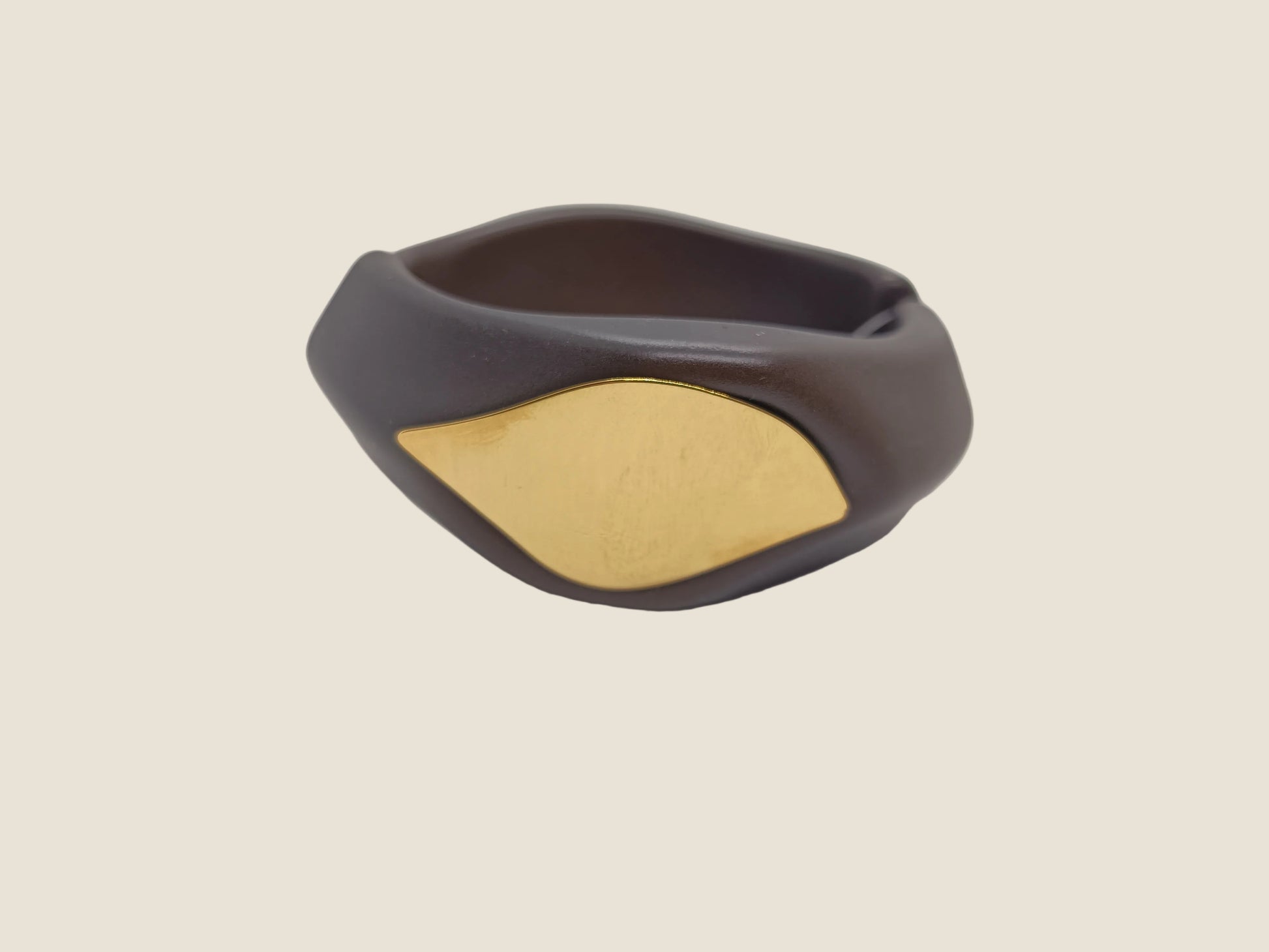 Madison shop Bracciale rigido bombato con placca in acciaio