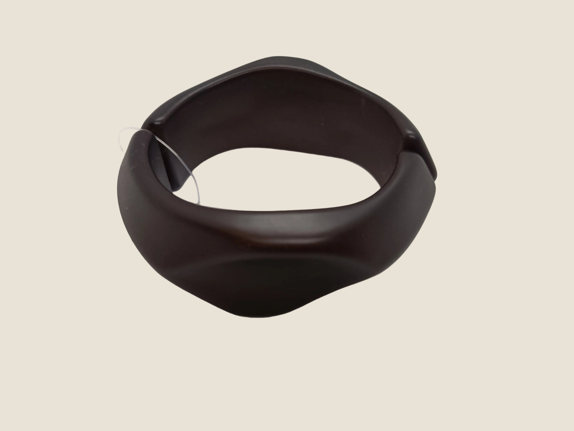 Madison shop Bracciale rigido bombato con placca in acciaio