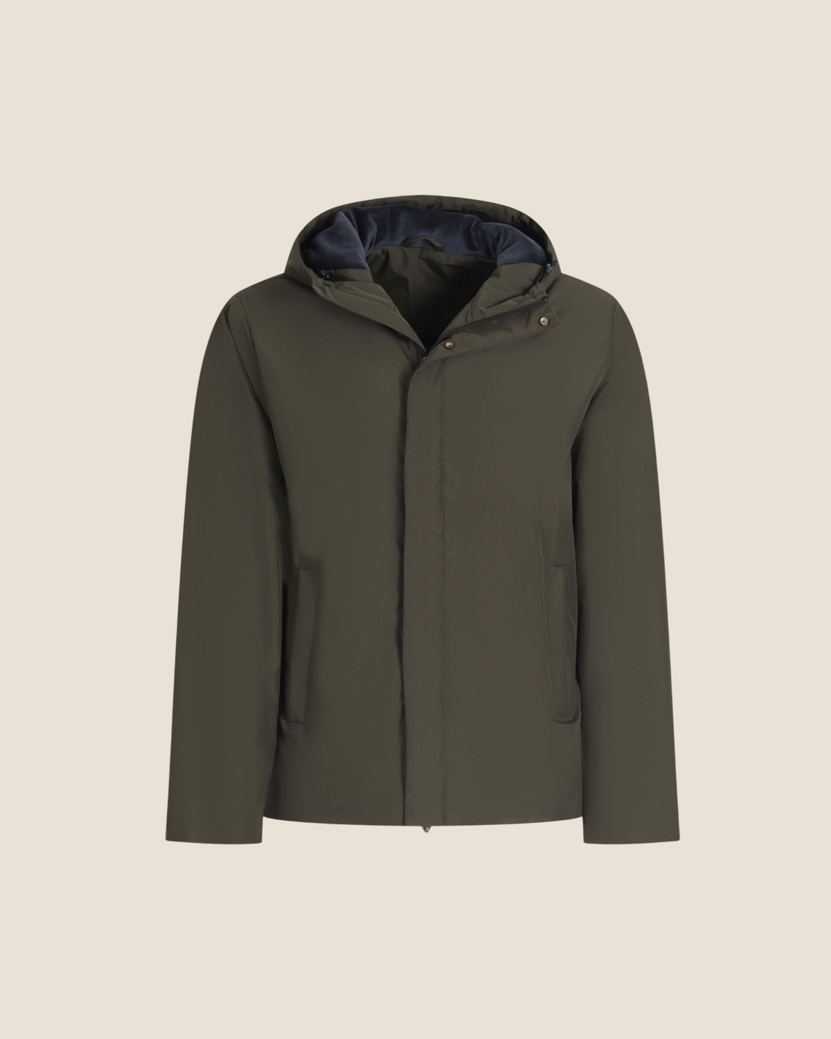 Giubbino Madison Shop verde oliva in nylon con cappuccio foderato in ciniglia, chiusura con zip e tasche laterali.