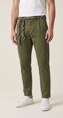 Pantalone chino 1 pince 'tapered fit' con elast. dt t cap