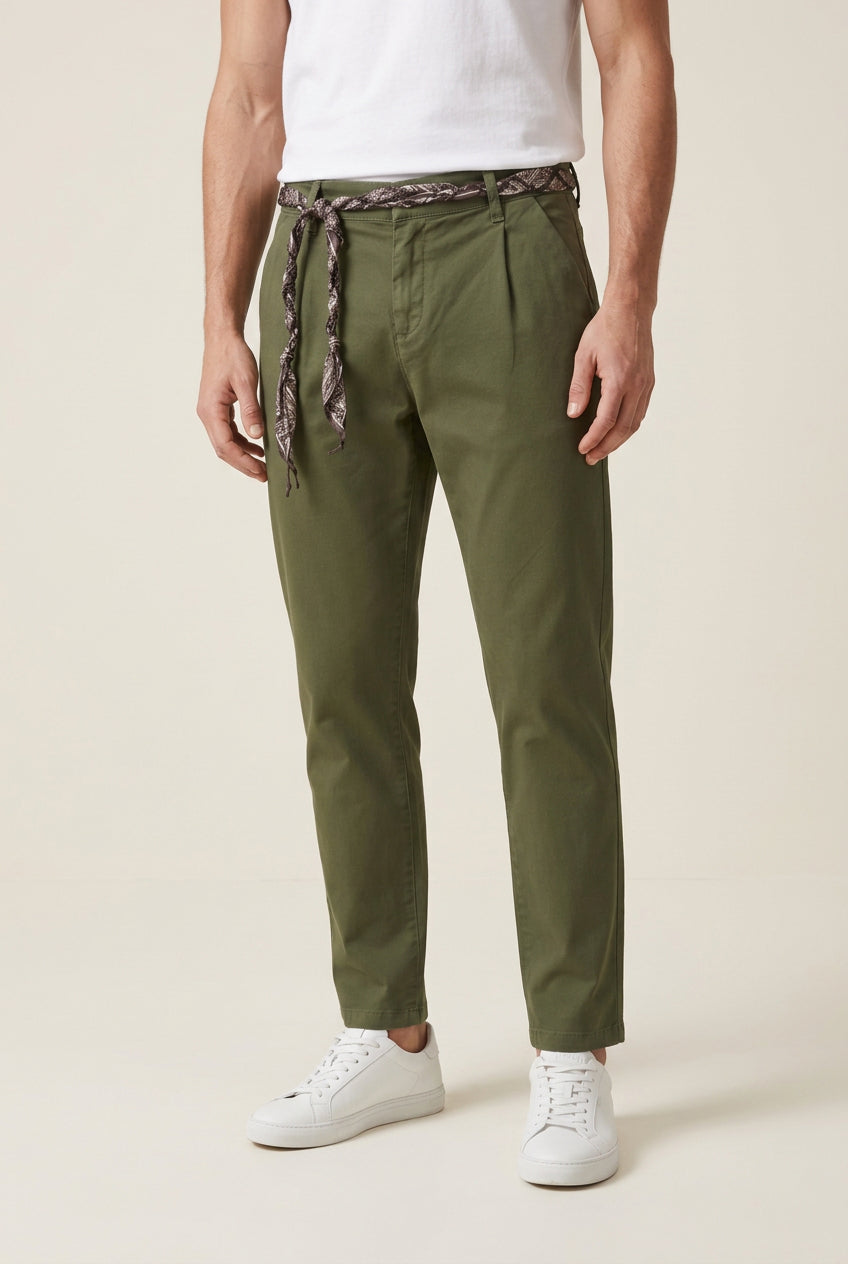 Pantalone chino 1 pince 'tapered fit' con elast. dt t cap