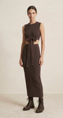Completo con top cropped con nodo e gonna midi