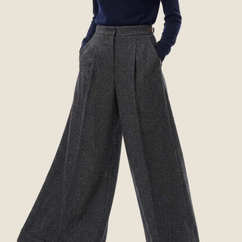 Pantalone ampio con pences