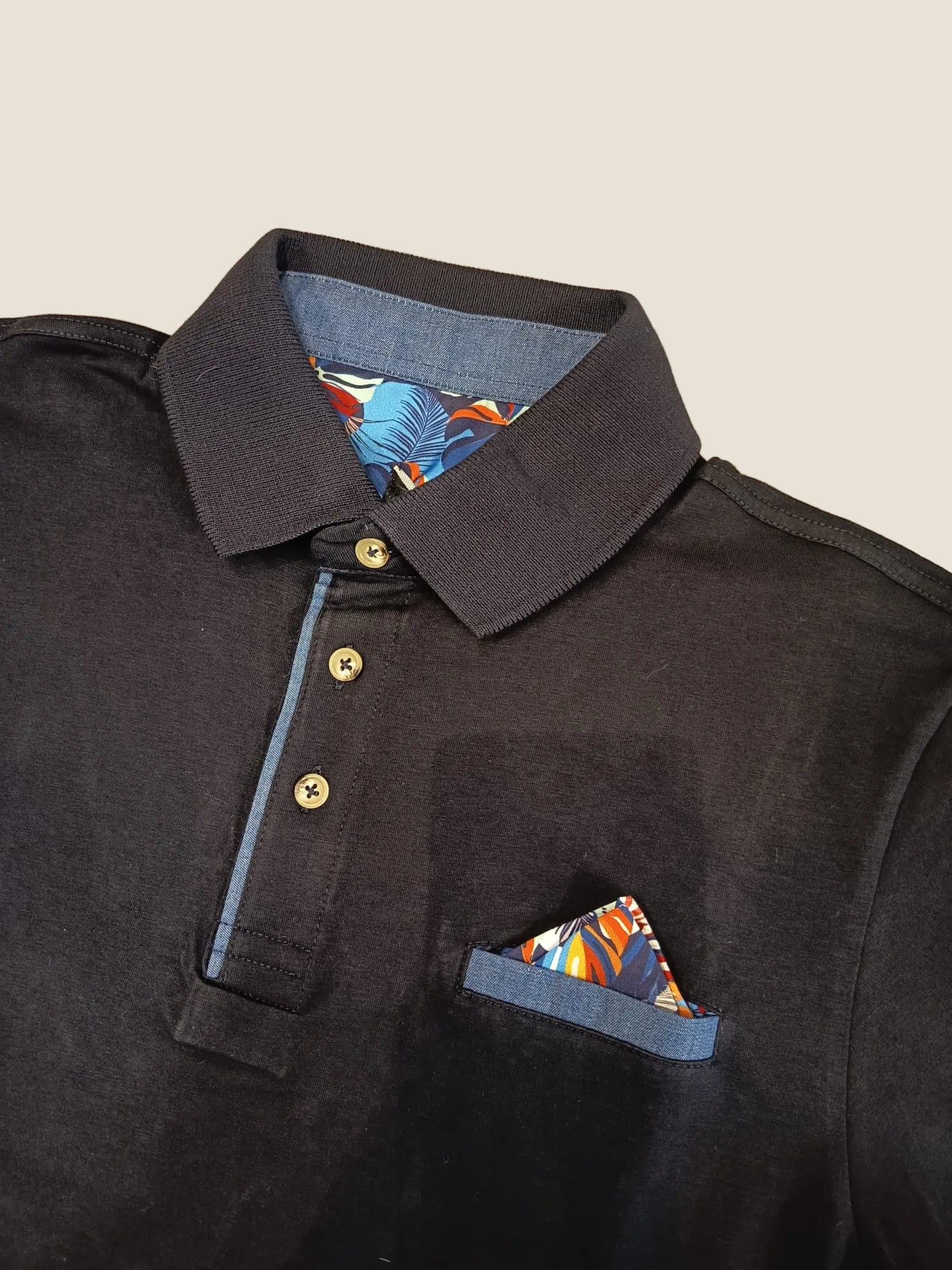 V2 Brand - Polo blu con taschino