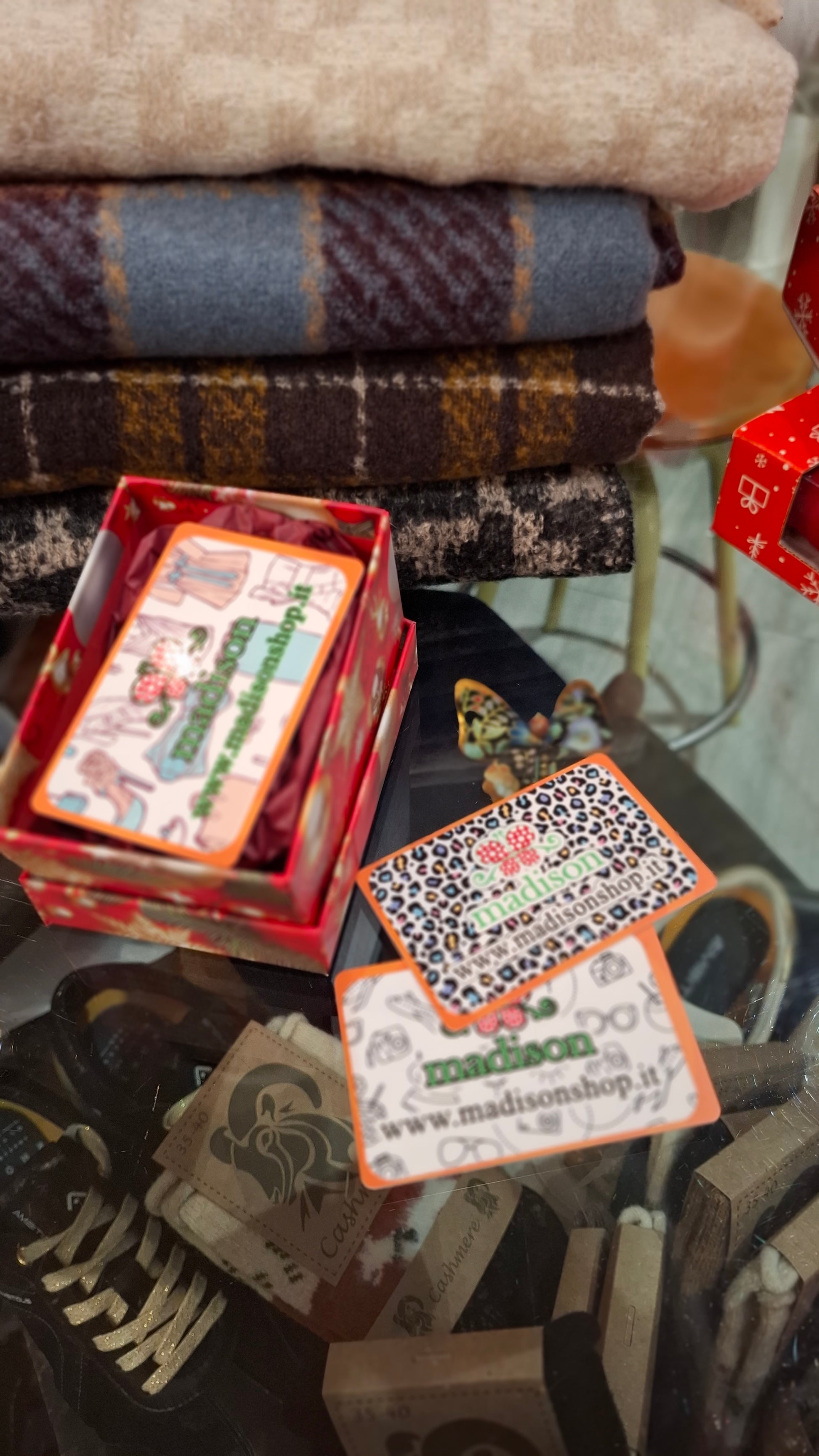 Madison shop Xmas box medium donna