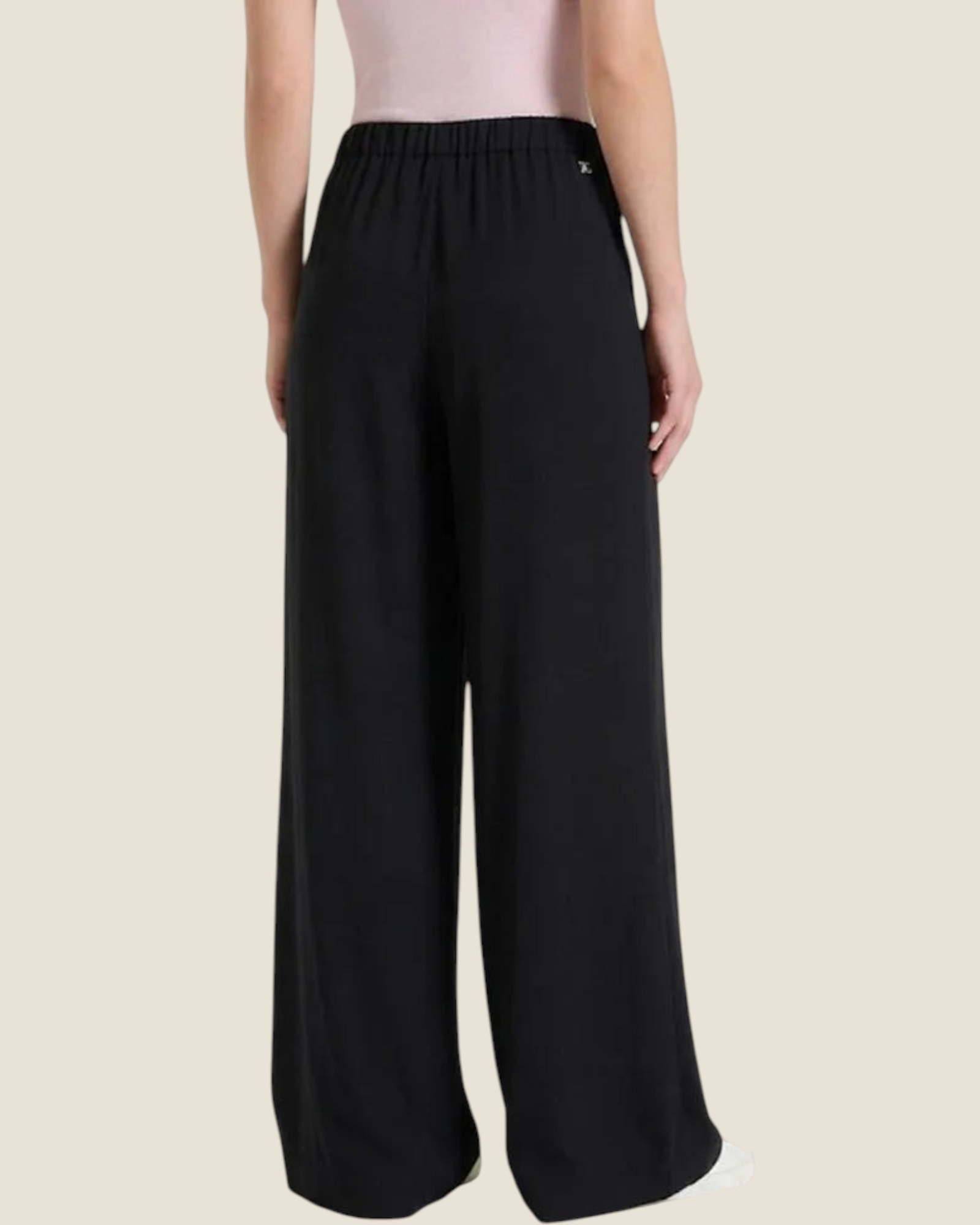 Pantalone a palazzo nero Madison Shop in voile stretch con vita elasticizzata, vista posteriore su modella